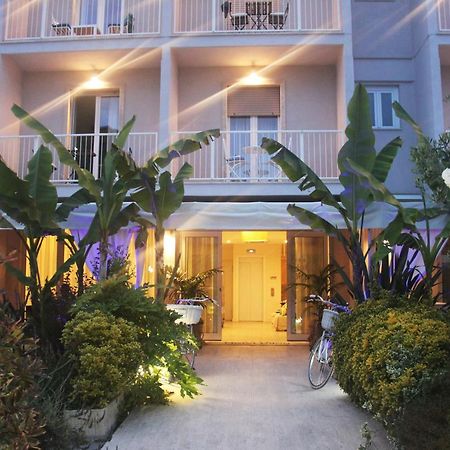 Hotel Bijou Форте-деи-Марми Экстерьер фото